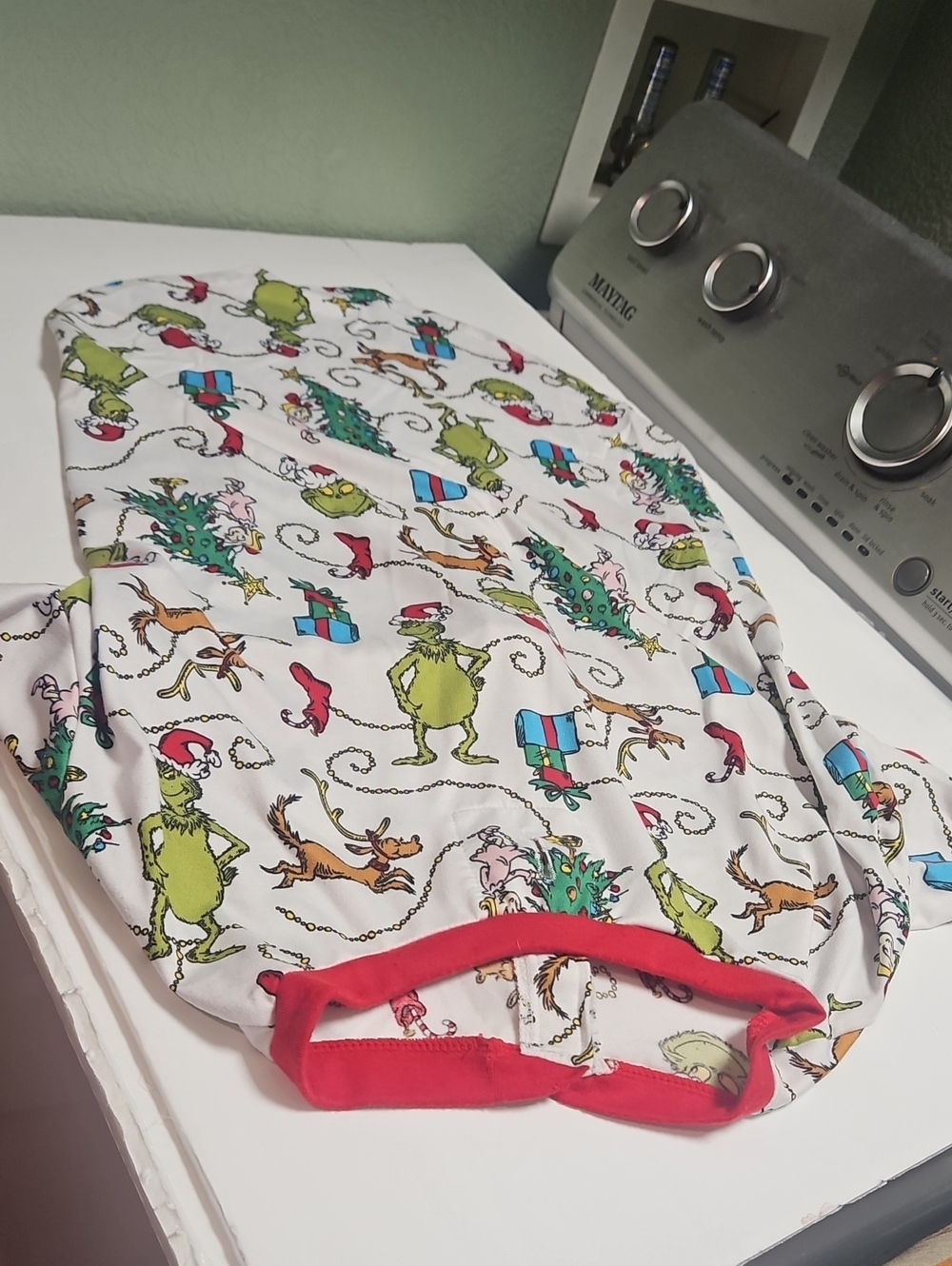 Dogs Xl Grinch Printed White Pajama Outfit with Red Trim
